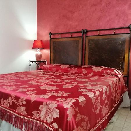 Anticadimora Dei Pepe Bed & Breakfast Salve Exterior photo
