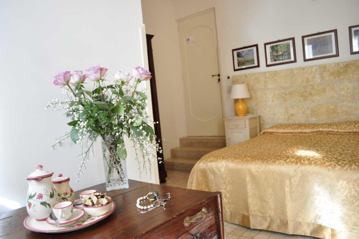 Anticadimora Dei Pepe Bed & Breakfast Salve Exterior photo