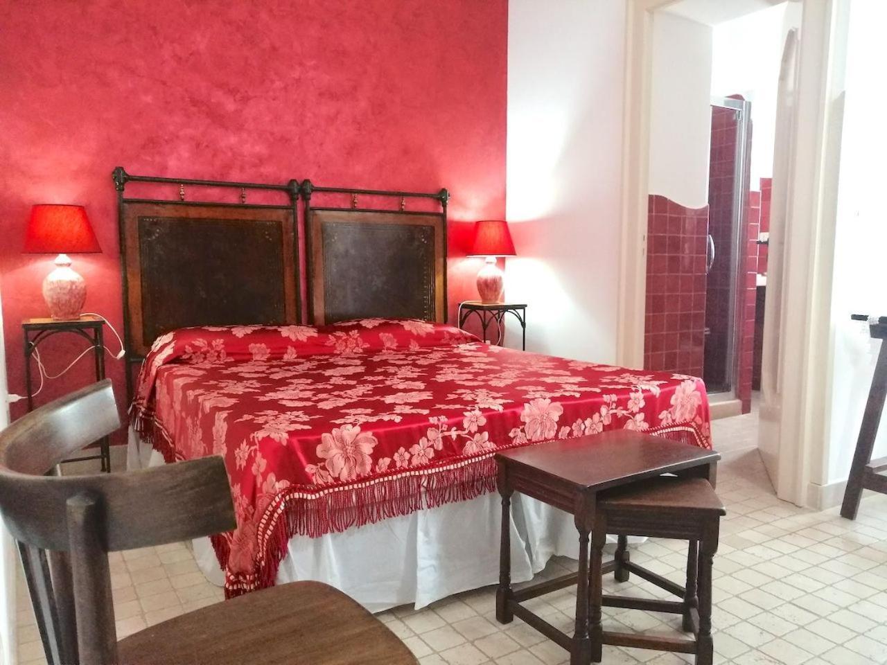 Anticadimora Dei Pepe Bed & Breakfast Salve Exterior photo